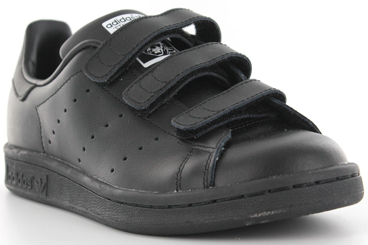 stan smith noir a scratch