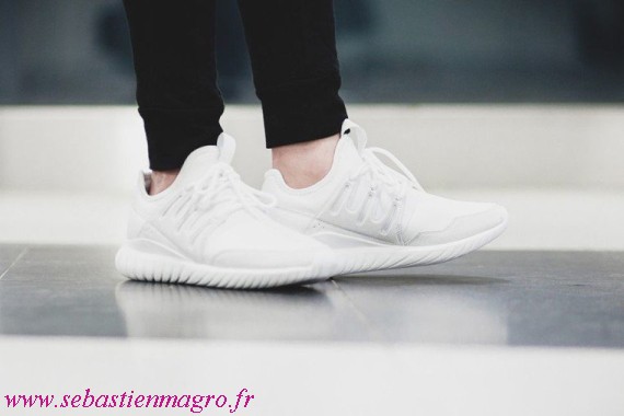 adidas tubular radial blanche adidas tubular radial blanche