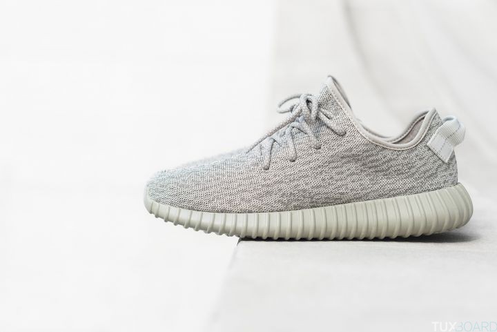 yeezy blanche grise