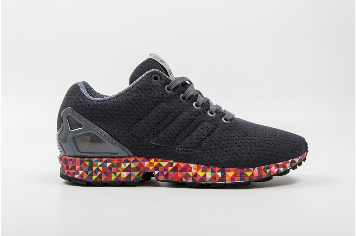 adidas zx flux negra y dorada