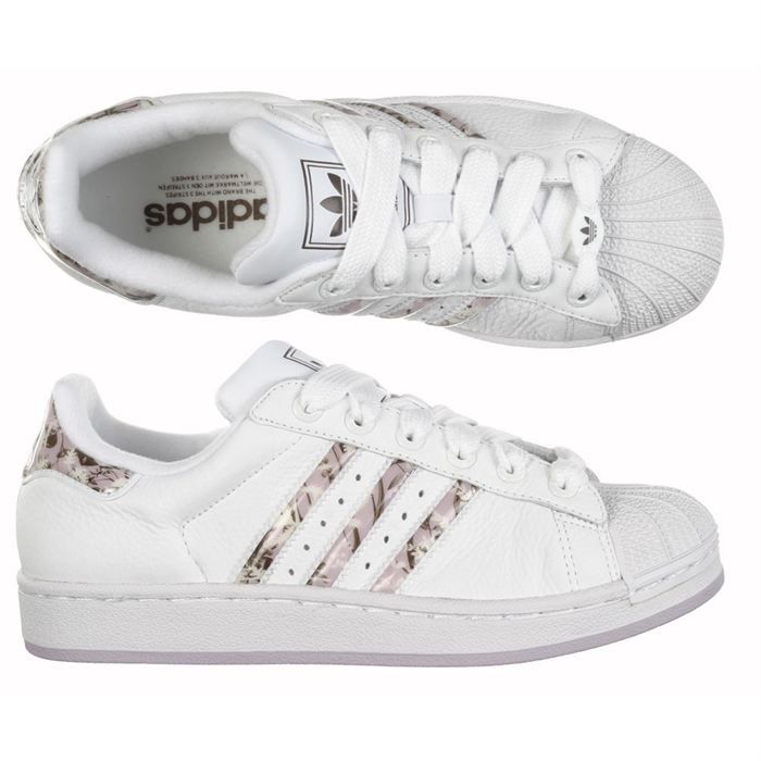 superstar femme blanche et noir